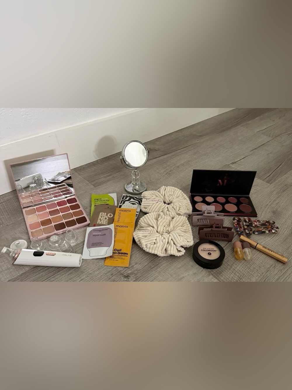 Sephora Neutral & Rose Eyeshadow Palettes with Cream Scrunchies
